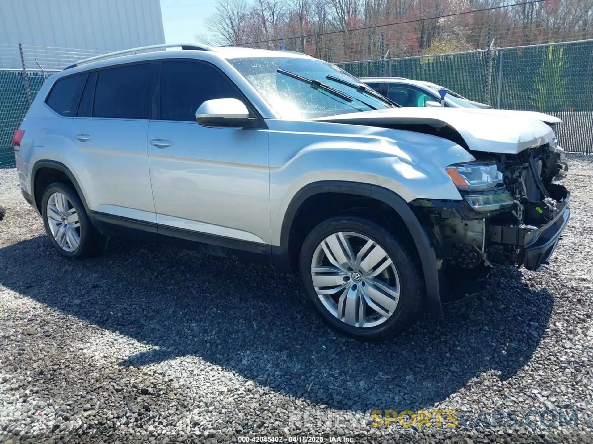 1 Photograph of a damaged car 1V2UR2CA7KC528108 VOLKSWAGEN ATLAS 2019