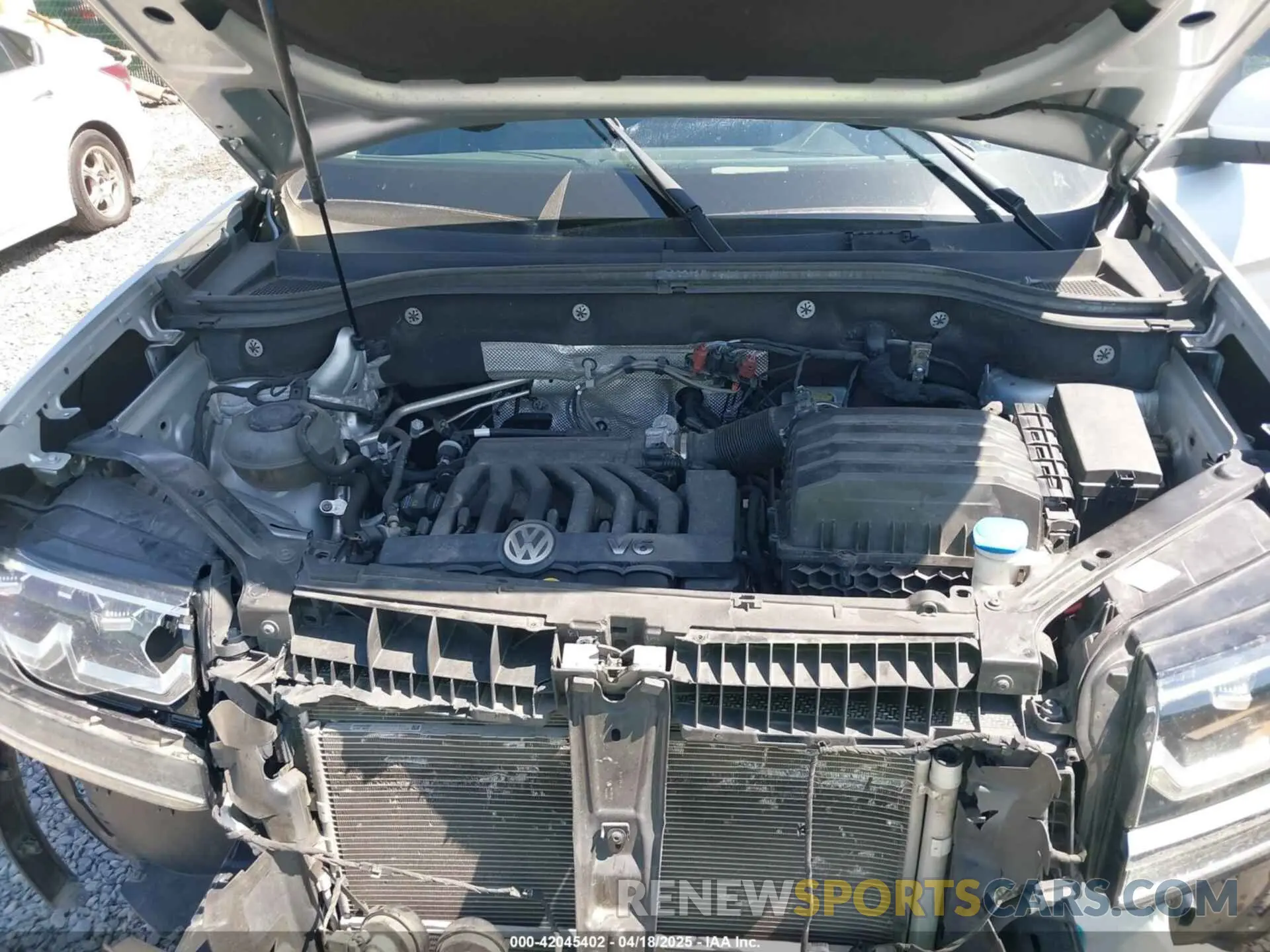 10 Photograph of a damaged car 1V2UR2CA7KC528108 VOLKSWAGEN ATLAS 2019