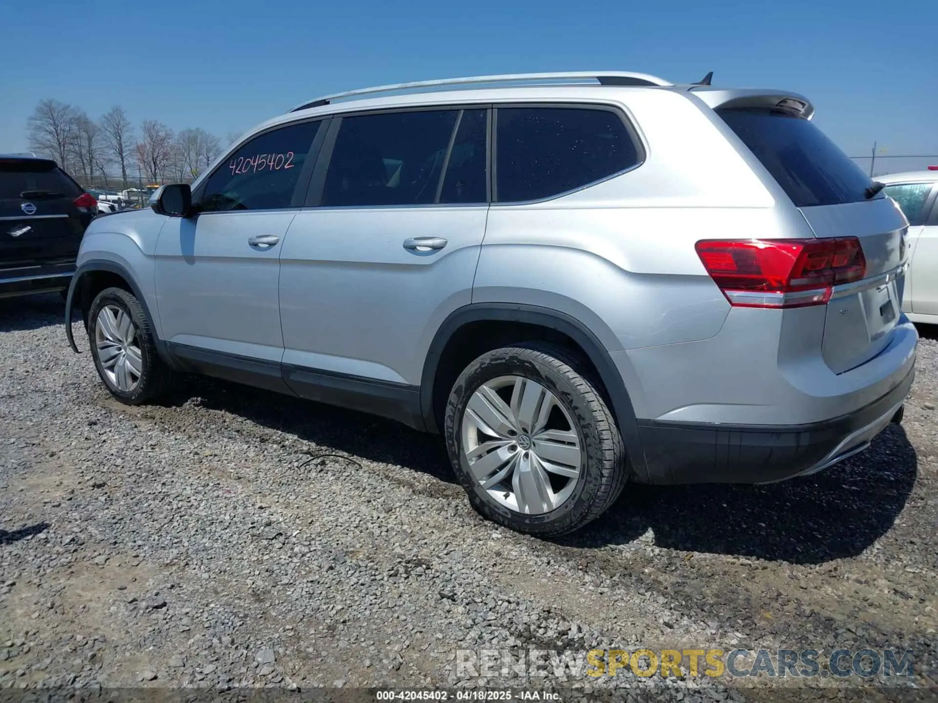 3 Photograph of a damaged car 1V2UR2CA7KC528108 VOLKSWAGEN ATLAS 2019