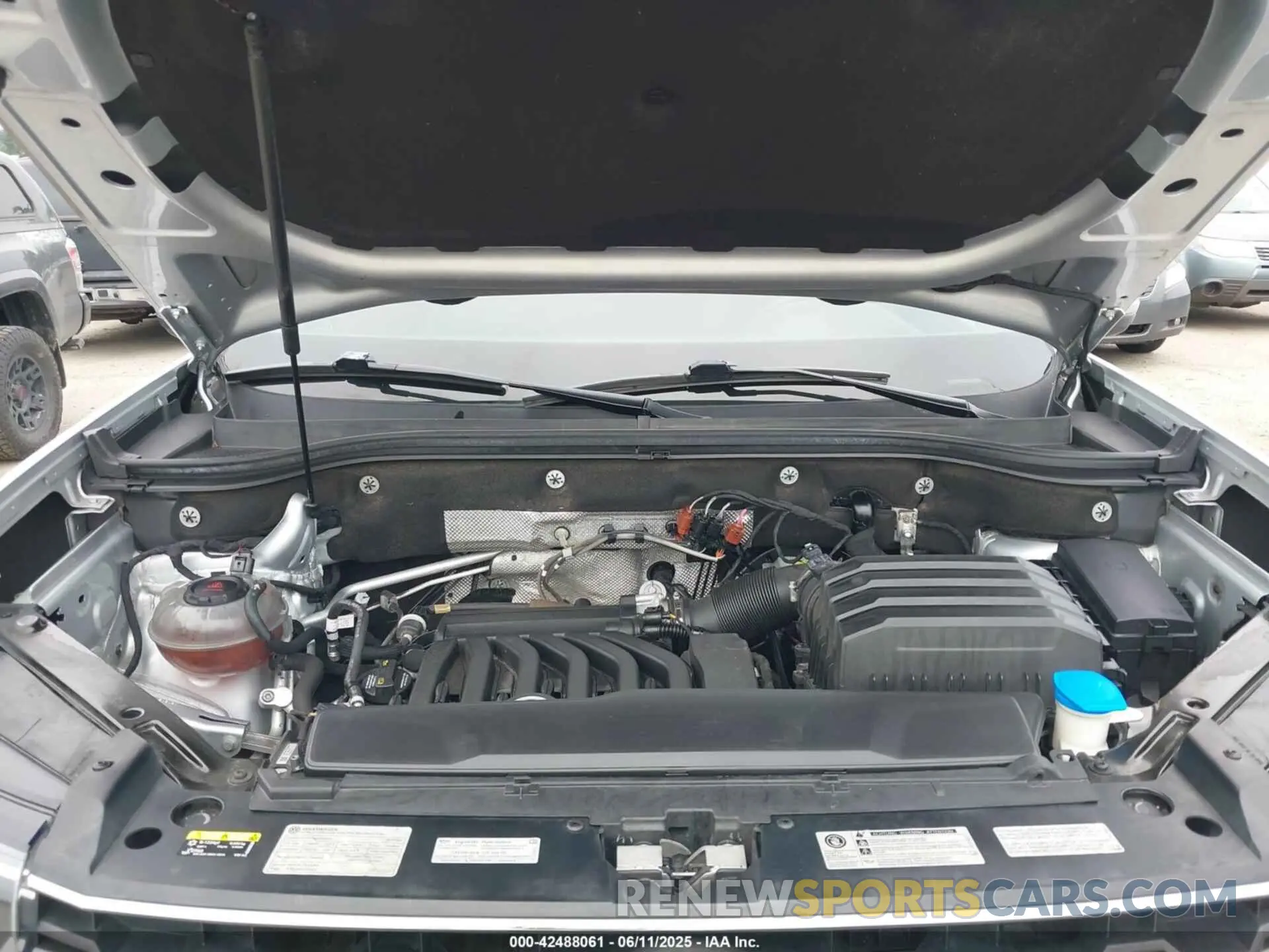 10 Photograph of a damaged car 1V2UR2CA7KC559844 VOLKSWAGEN ATLAS 2019