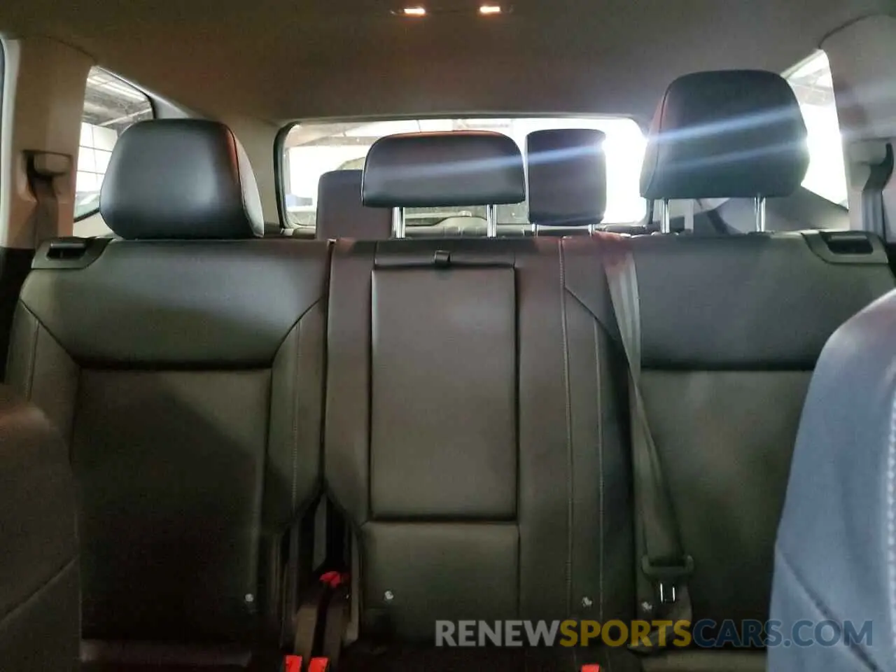 10 Photograph of a damaged car 1V2UR2CA7KC570455 VOLKSWAGEN ATLAS 2019