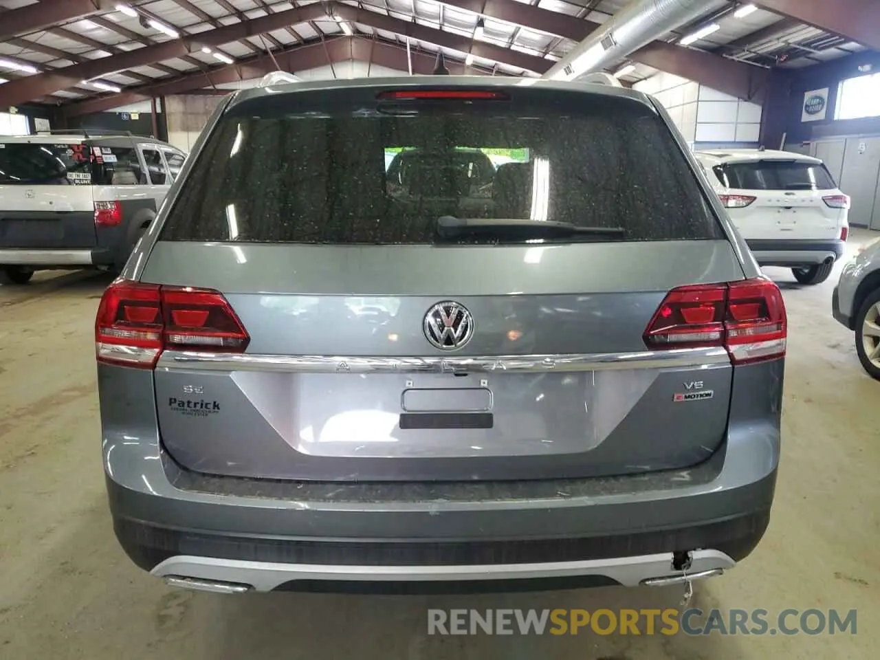 6 Photograph of a damaged car 1V2UR2CA7KC570455 VOLKSWAGEN ATLAS 2019
