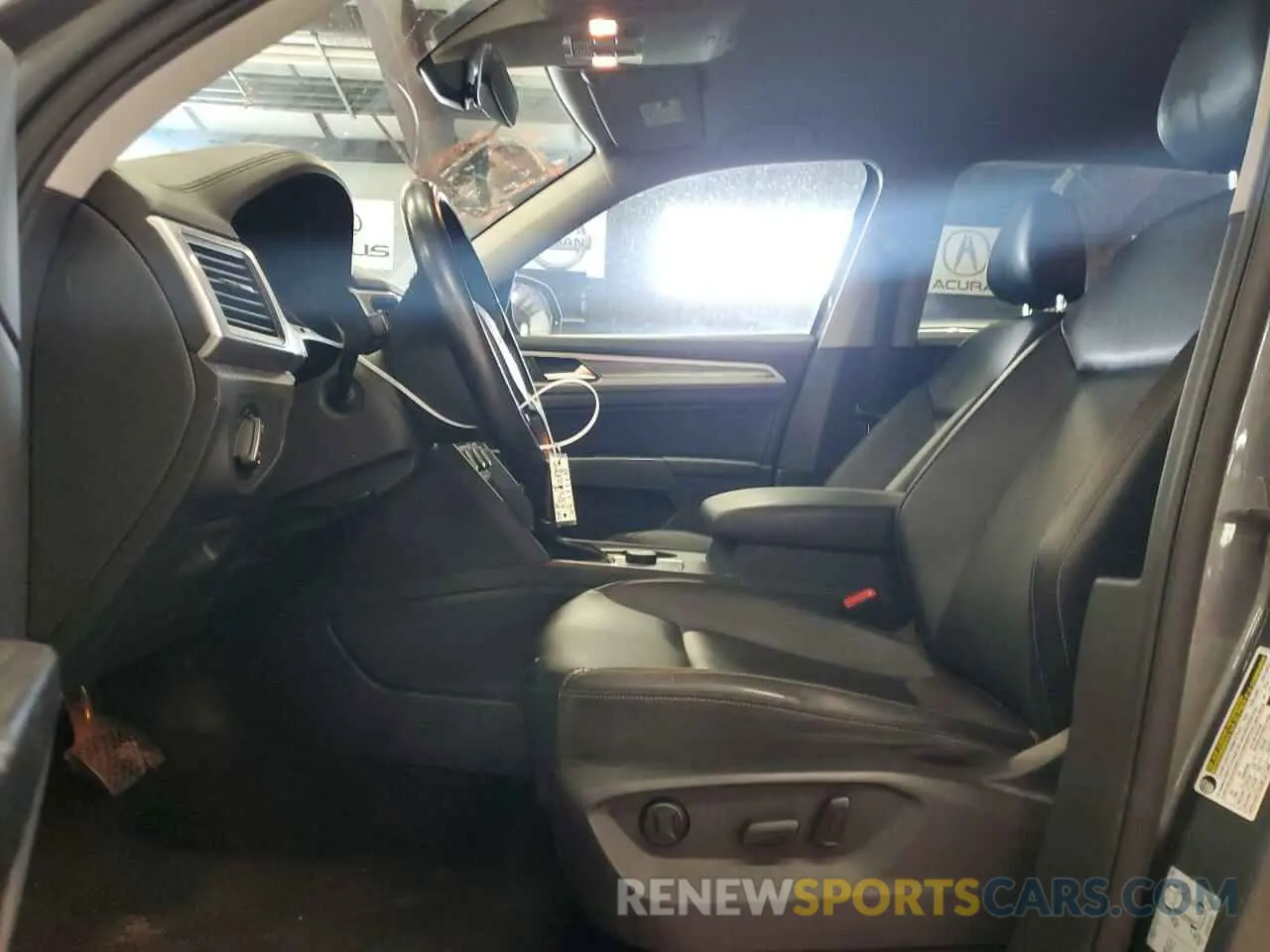 7 Photograph of a damaged car 1V2UR2CA7KC570455 VOLKSWAGEN ATLAS 2019