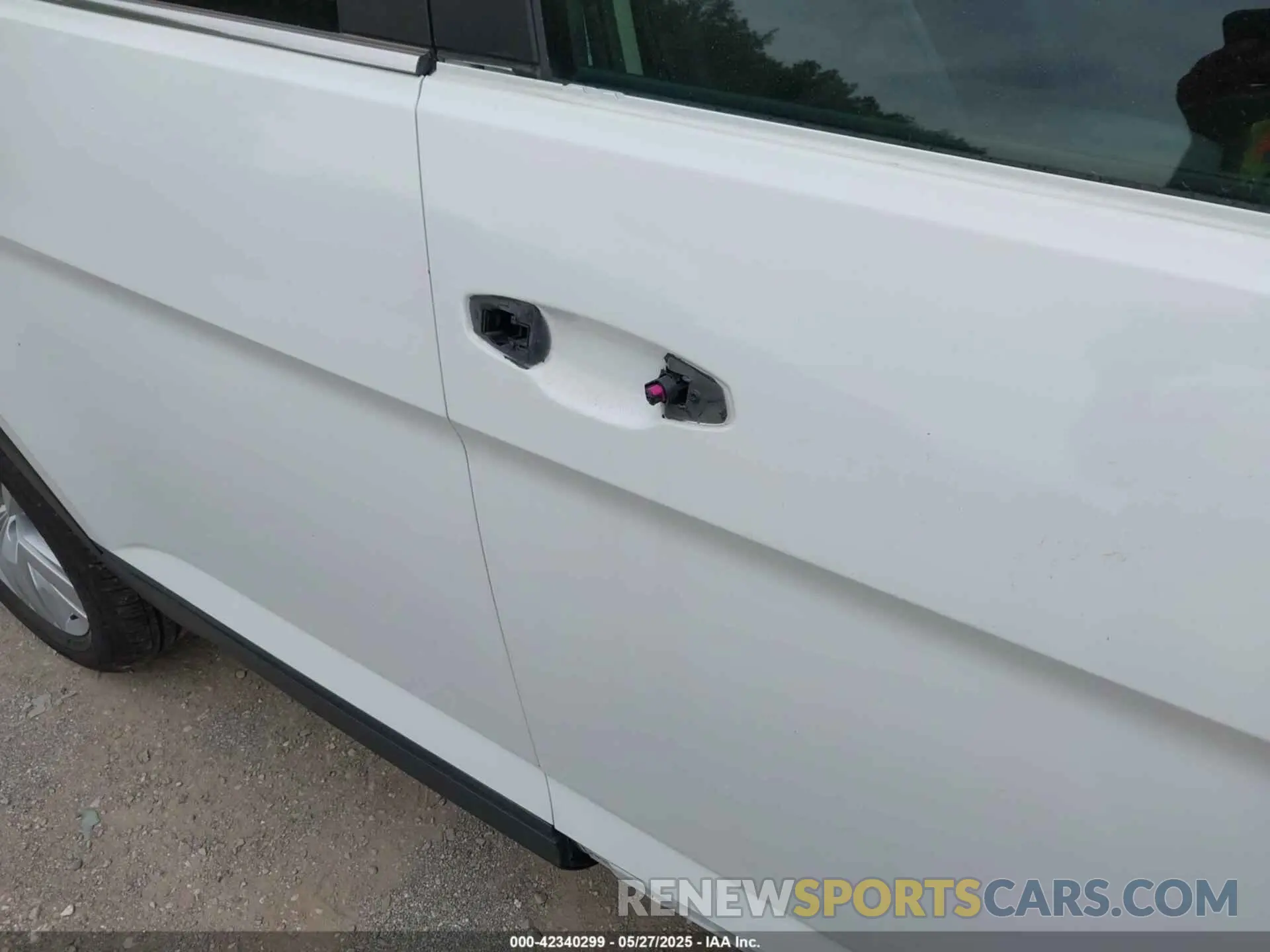 18 Photograph of a damaged car 1V2UR2CA9KC510726 VOLKSWAGEN ATLAS 2019