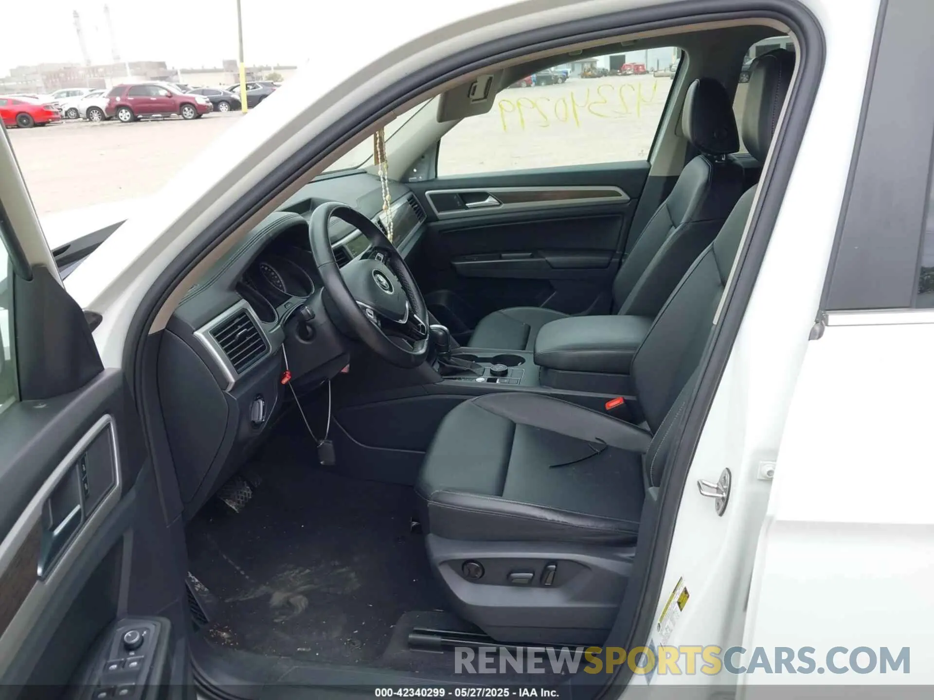 5 Photograph of a damaged car 1V2UR2CA9KC510726 VOLKSWAGEN ATLAS 2019