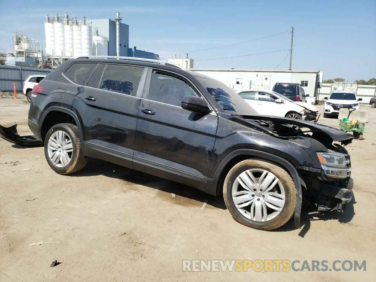 4 Photograph of a damaged car 1V2UR2CAXKC513442 VOLKSWAGEN ATLAS 2019
