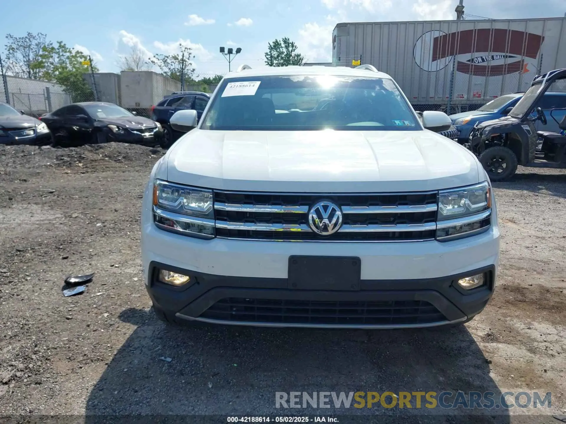 11 Photograph of a damaged car 1V2UR2CAXKC539779 VOLKSWAGEN ATLAS 2019