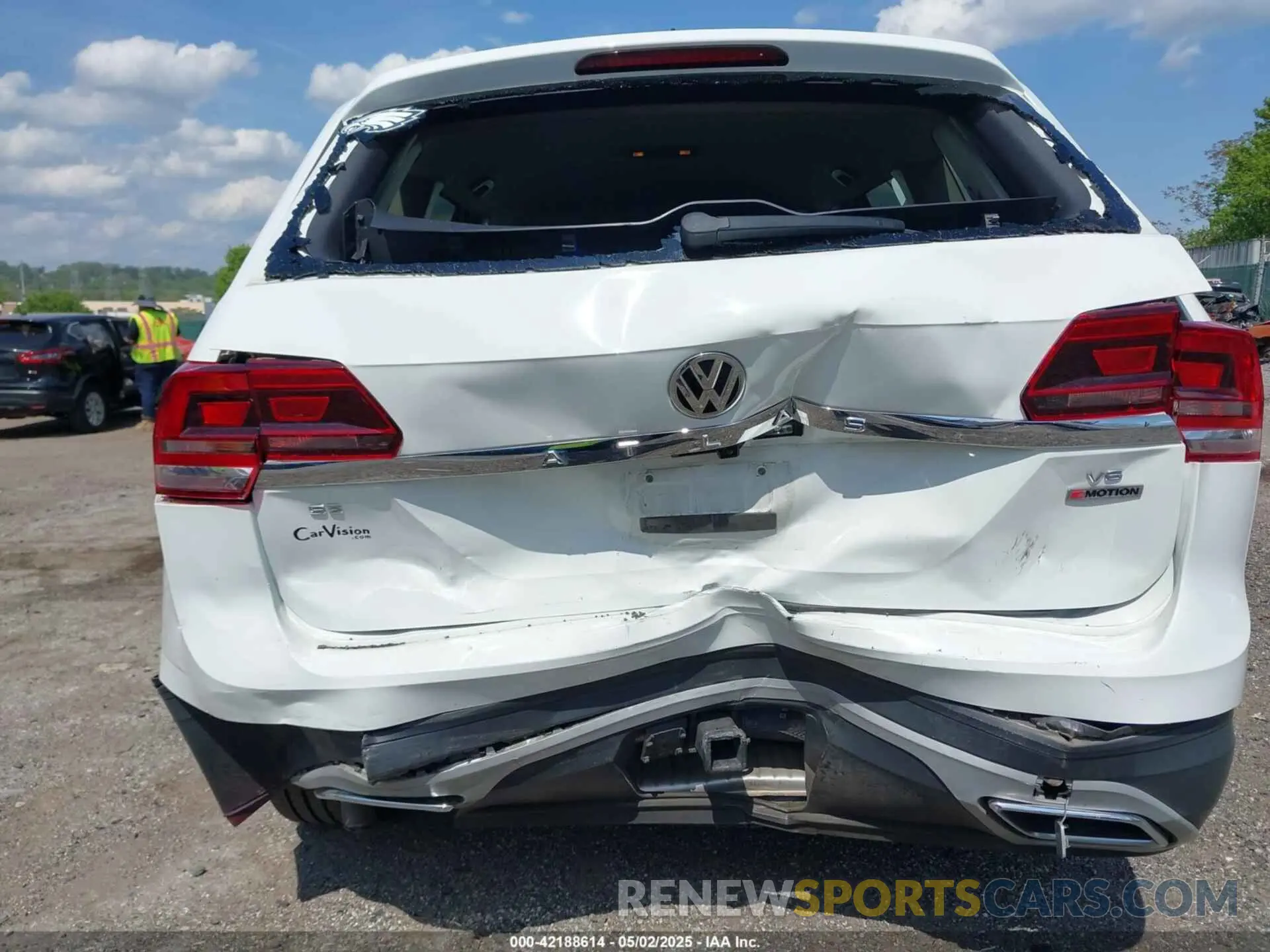 6 Photograph of a damaged car 1V2UR2CAXKC539779 VOLKSWAGEN ATLAS 2019