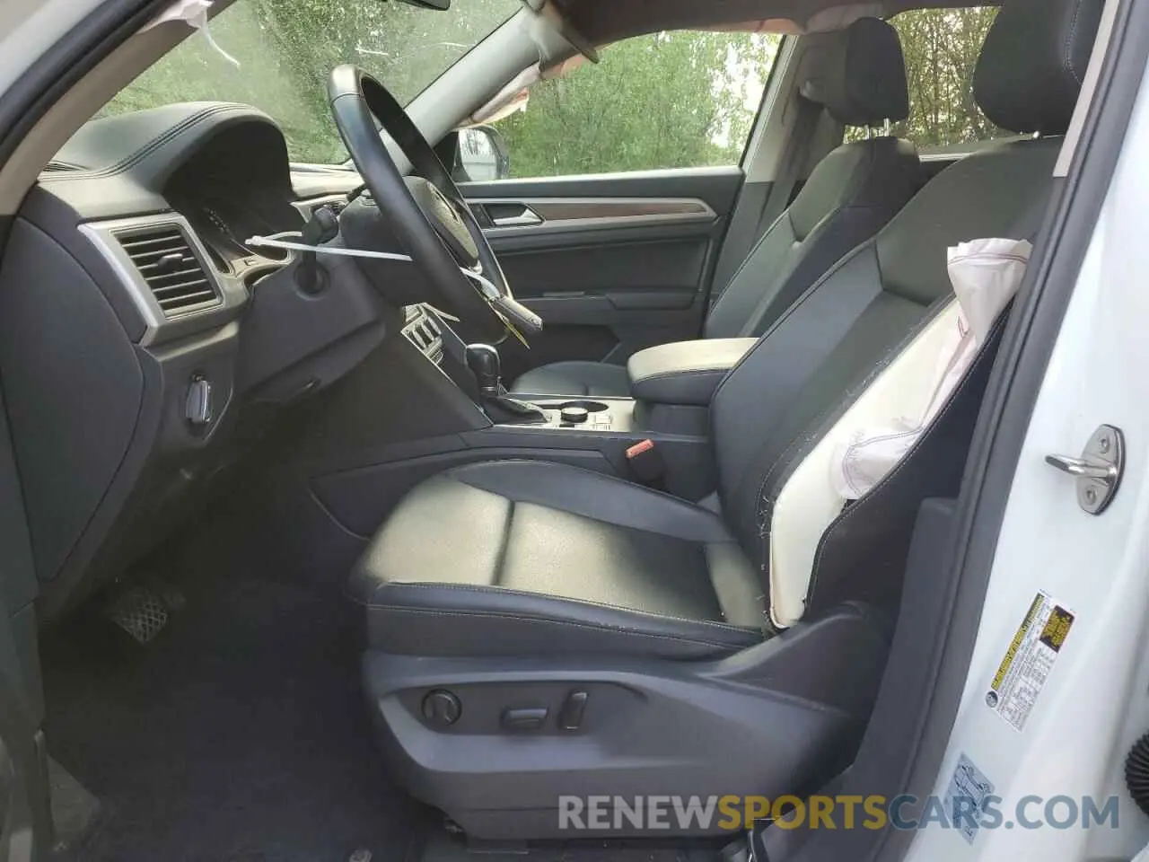 7 Photograph of a damaged car 1V2UR2CAXKC571180 VOLKSWAGEN ATLAS 2019