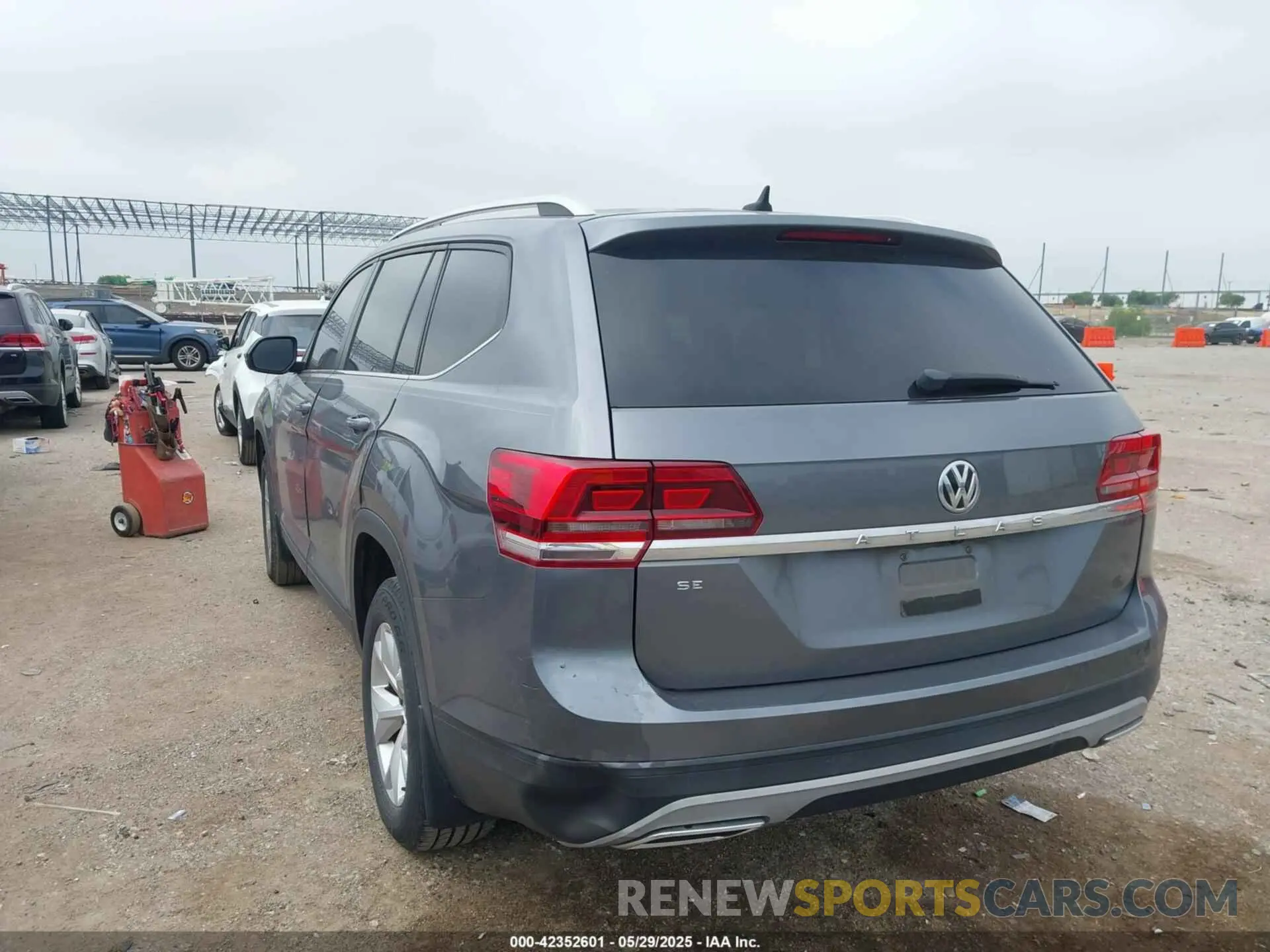 3 Photograph of a damaged car 1V2WP2CA1KC591364 VOLKSWAGEN ATLAS 2019
