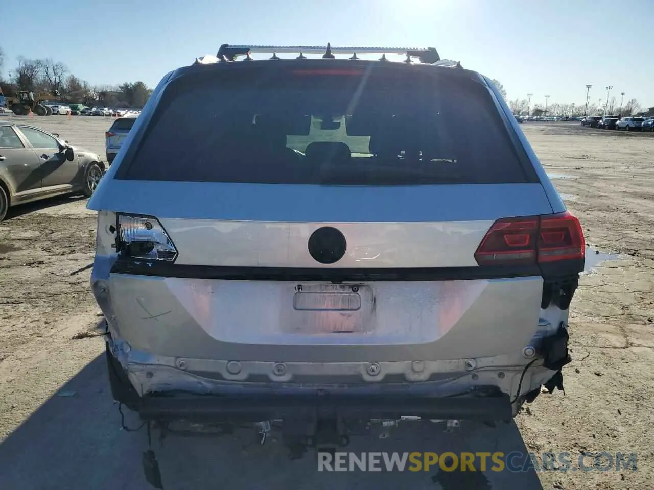 6 Photograph of a damaged car 1V2WP2CA4KC570167 VOLKSWAGEN ATLAS 2019