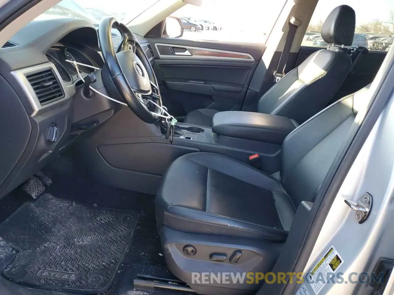7 Photograph of a damaged car 1V2WP2CA4KC570167 VOLKSWAGEN ATLAS 2019