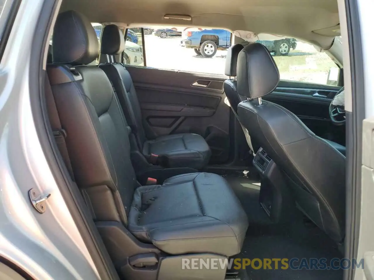 12 Photograph of a damaged car 1V2WP2CA4KC577877 VOLKSWAGEN ATLAS 2019