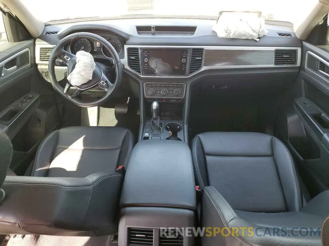 8 Photograph of a damaged car 1V2WP2CA4KC577877 VOLKSWAGEN ATLAS 2019