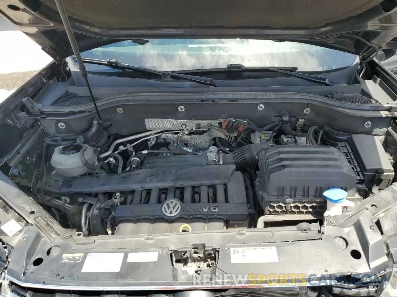 12 Photograph of a damaged car 1V2WR2CA0KC546619 VOLKSWAGEN ATLAS 2019