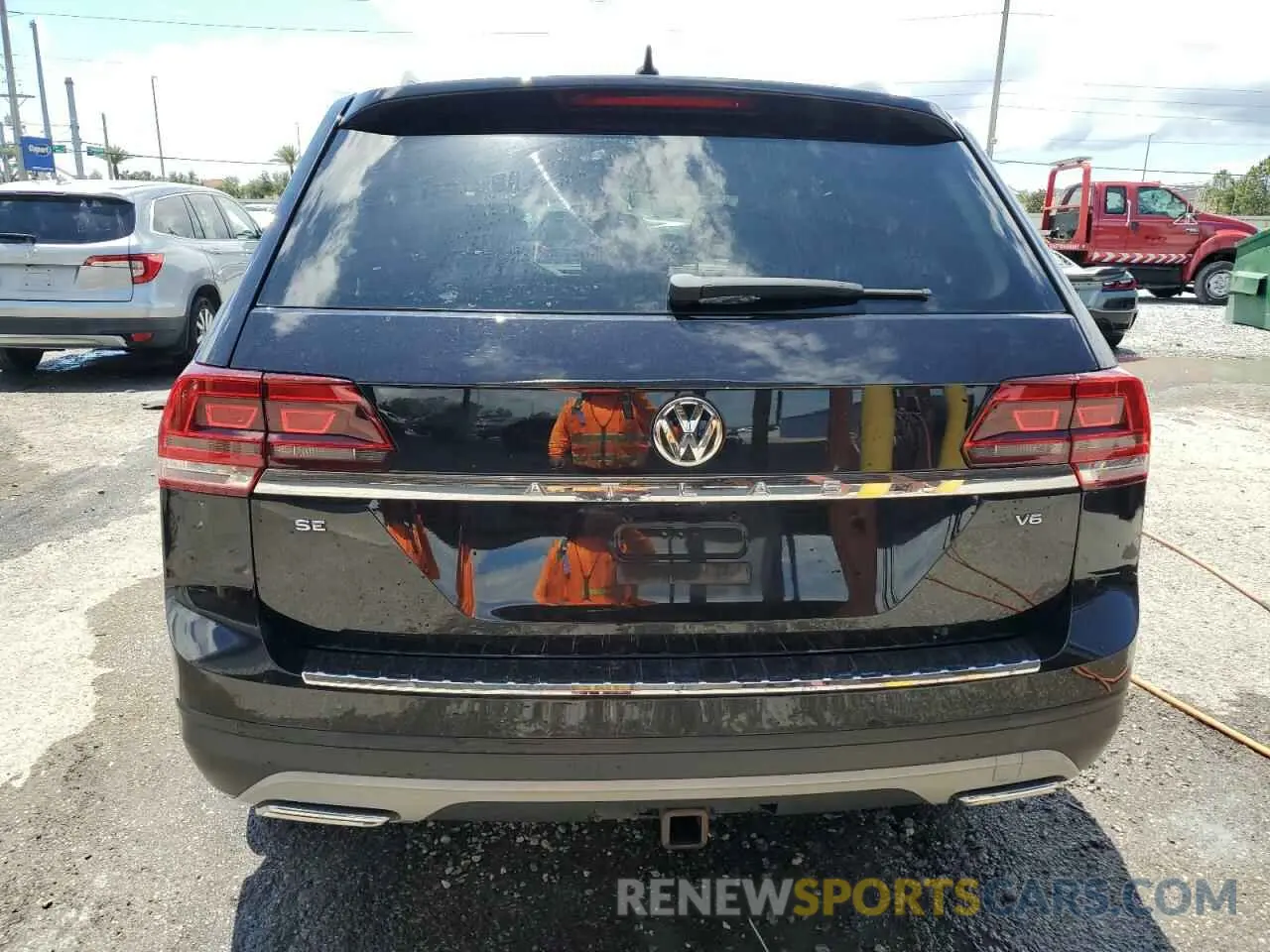 6 Photograph of a damaged car 1V2WR2CA0KC546619 VOLKSWAGEN ATLAS 2019