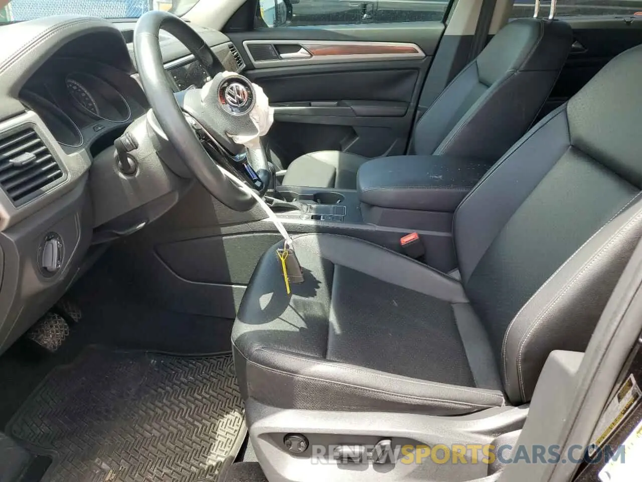 7 Photograph of a damaged car 1V2WR2CA0KC546619 VOLKSWAGEN ATLAS 2019