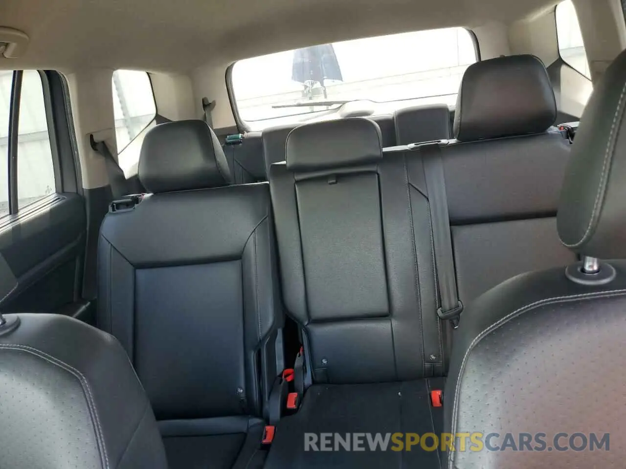 10 Photograph of a damaged car 1V2WR2CA0KC578356 VOLKSWAGEN ATLAS 2019