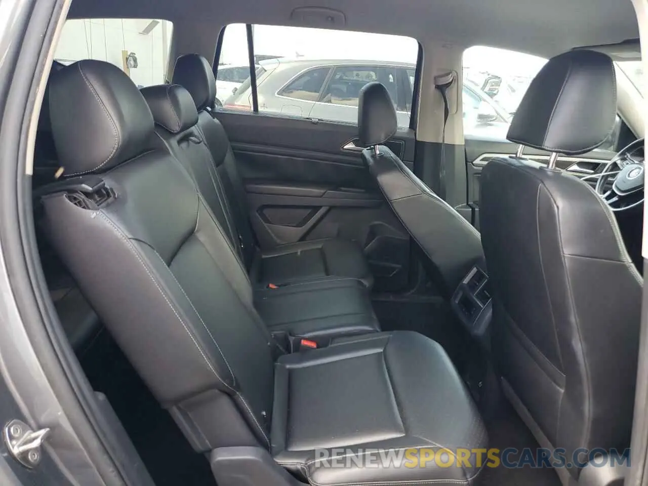11 Photograph of a damaged car 1V2WR2CA0KC578356 VOLKSWAGEN ATLAS 2019