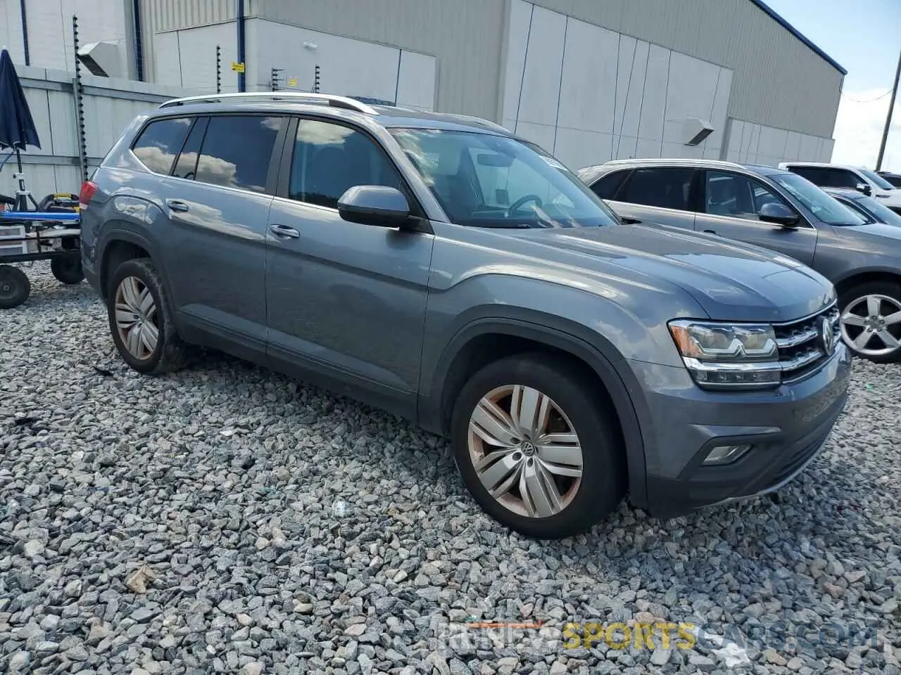 4 Photograph of a damaged car 1V2WR2CA0KC578356 VOLKSWAGEN ATLAS 2019