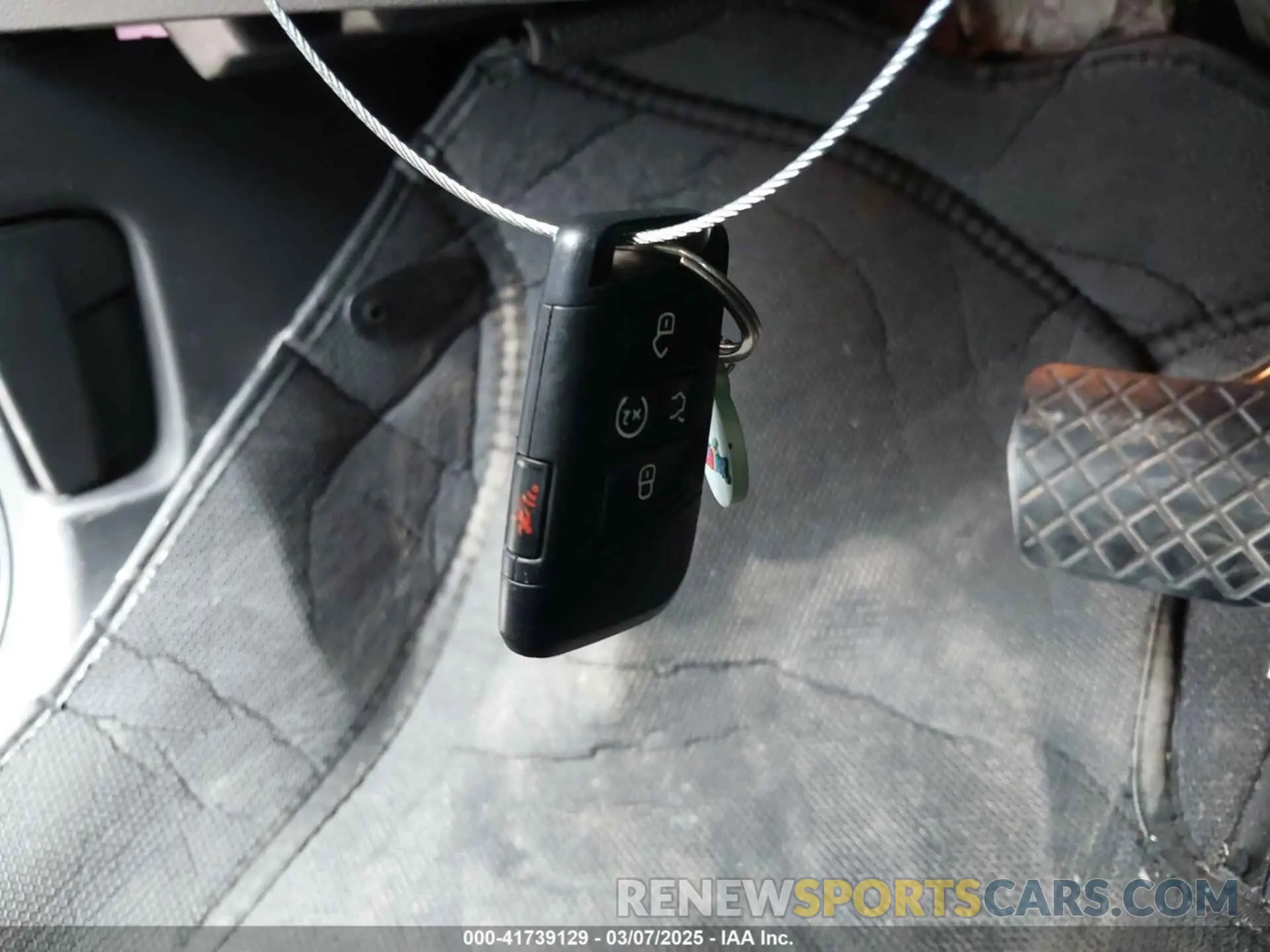 11 Photograph of a damaged car 1V2WR2CA1KC560593 VOLKSWAGEN ATLAS 2019