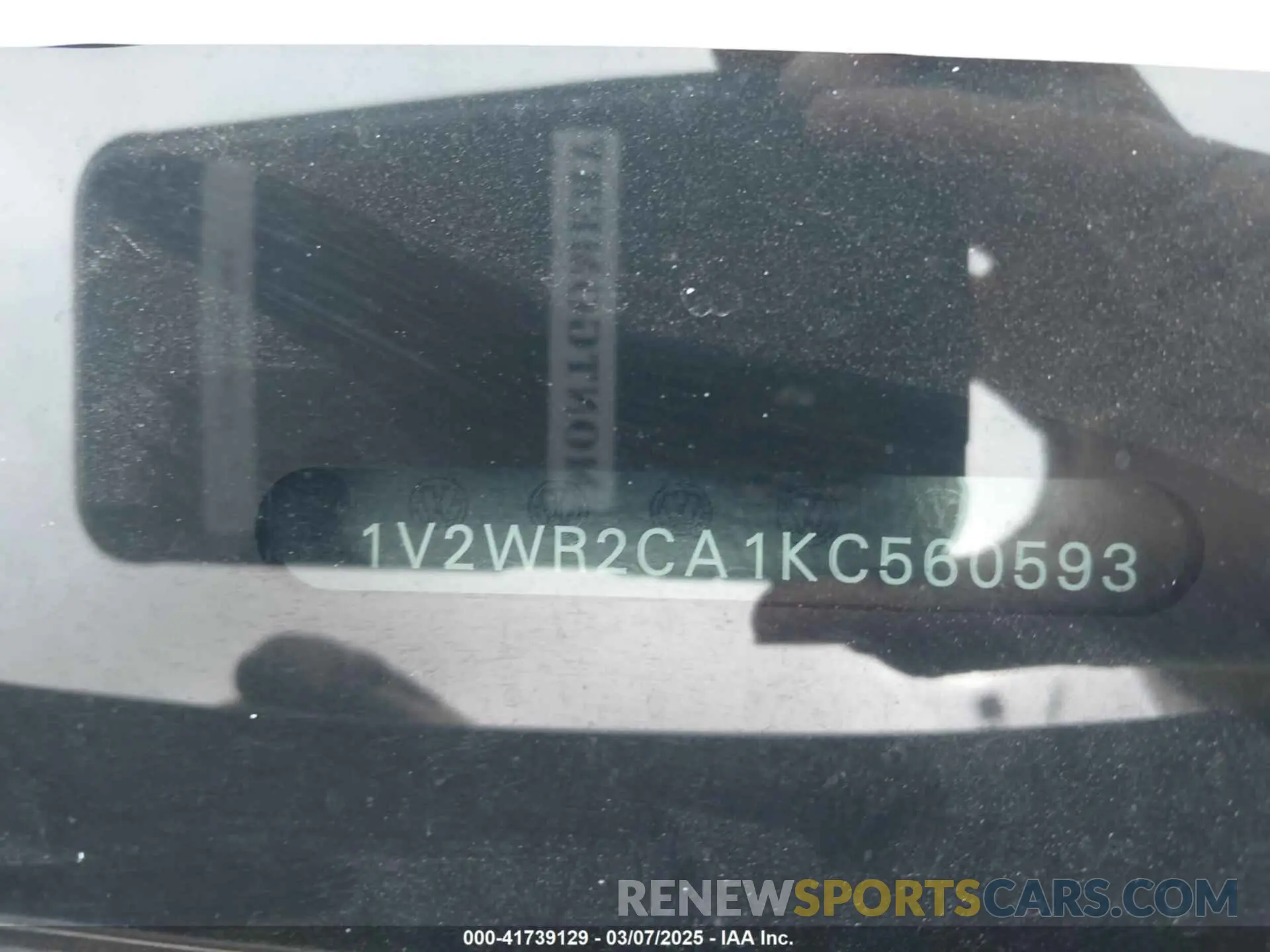 9 Photograph of a damaged car 1V2WR2CA1KC560593 VOLKSWAGEN ATLAS 2019