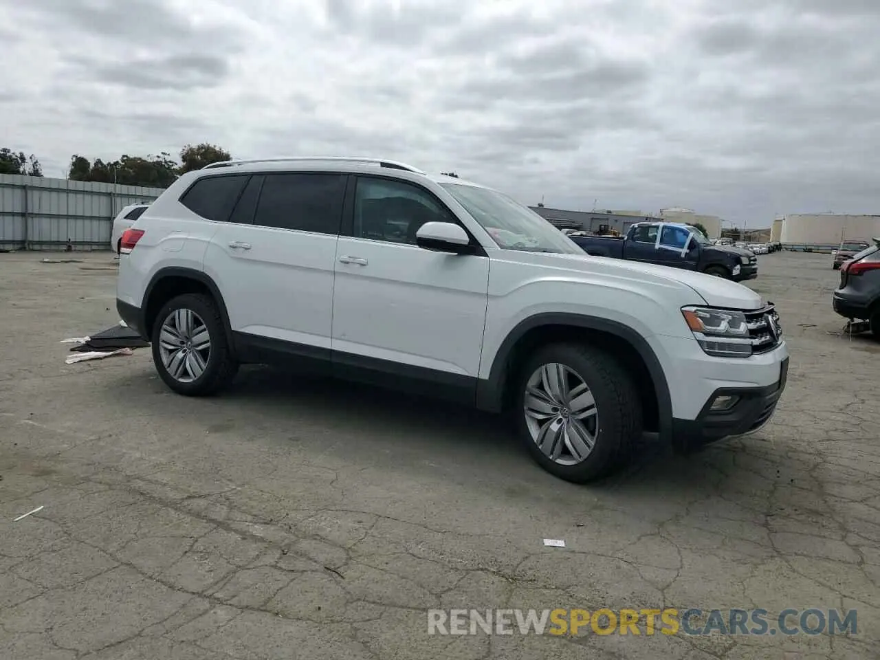 4 Photograph of a damaged car 1V2WR2CA1KC603605 VOLKSWAGEN ATLAS 2019