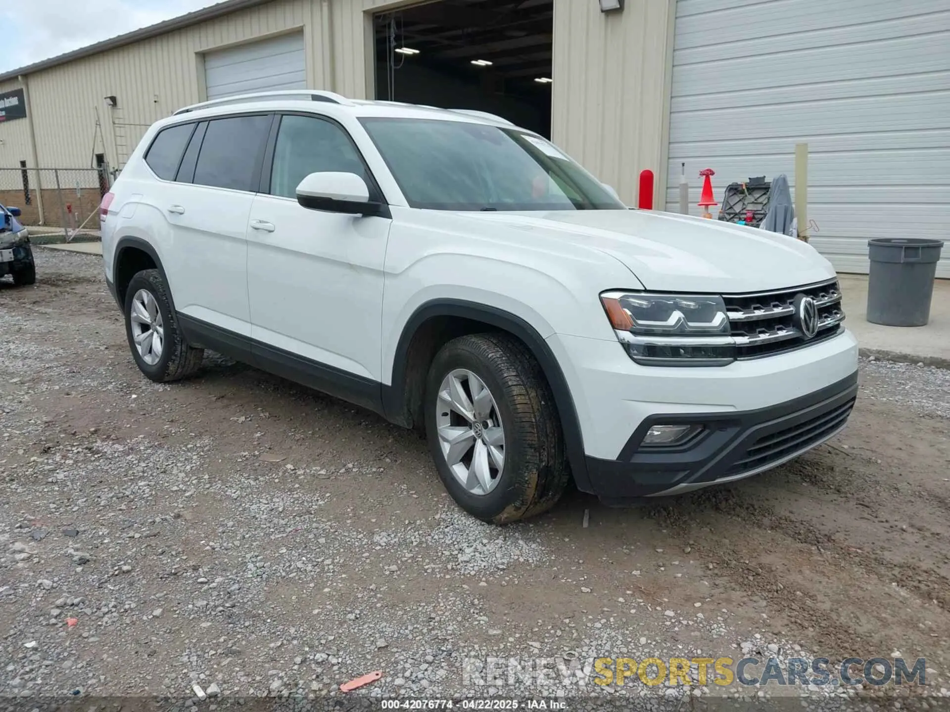 1 Photograph of a damaged car 1V2WR2CA2KC545696 VOLKSWAGEN ATLAS 2019