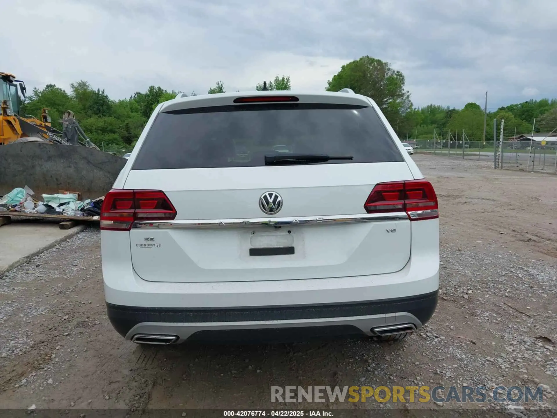 15 Photograph of a damaged car 1V2WR2CA2KC545696 VOLKSWAGEN ATLAS 2019