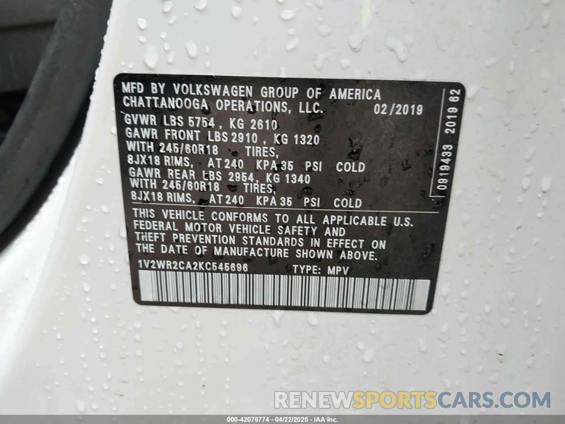 9 Photograph of a damaged car 1V2WR2CA2KC545696 VOLKSWAGEN ATLAS 2019