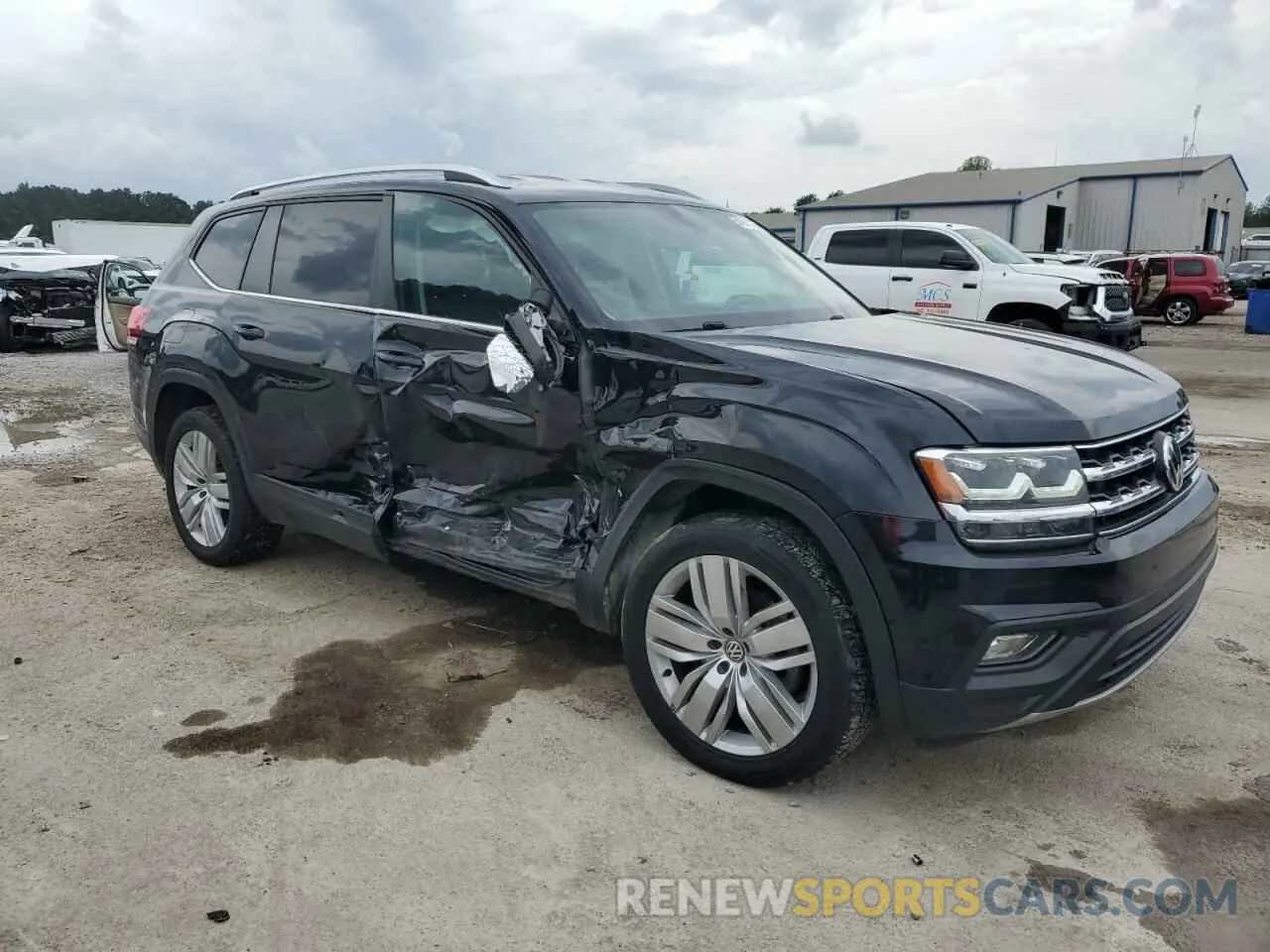 4 Photograph of a damaged car 1V2WR2CA2KC546430 VOLKSWAGEN ATLAS 2019