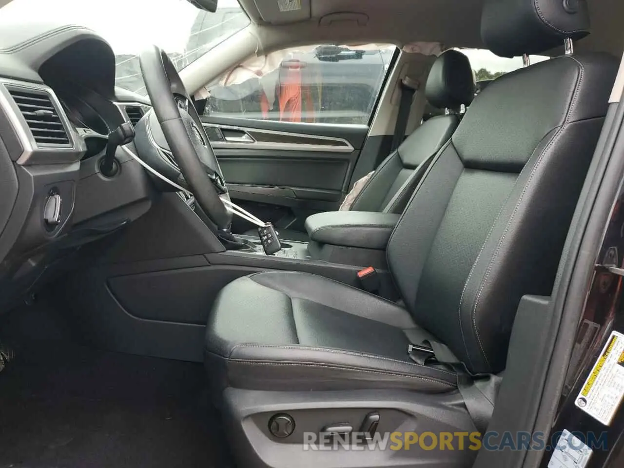 7 Photograph of a damaged car 1V2WR2CA2KC546430 VOLKSWAGEN ATLAS 2019