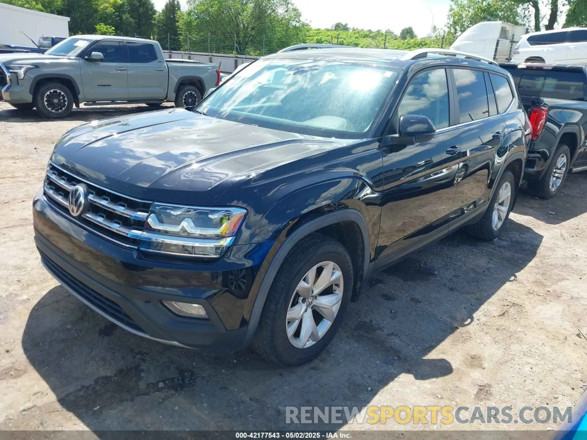2 Photograph of a damaged car 1V2WR2CA2KC612202 VOLKSWAGEN ATLAS 2019