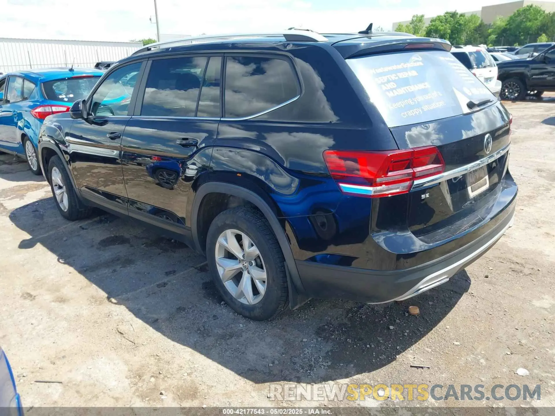 3 Photograph of a damaged car 1V2WR2CA2KC612202 VOLKSWAGEN ATLAS 2019