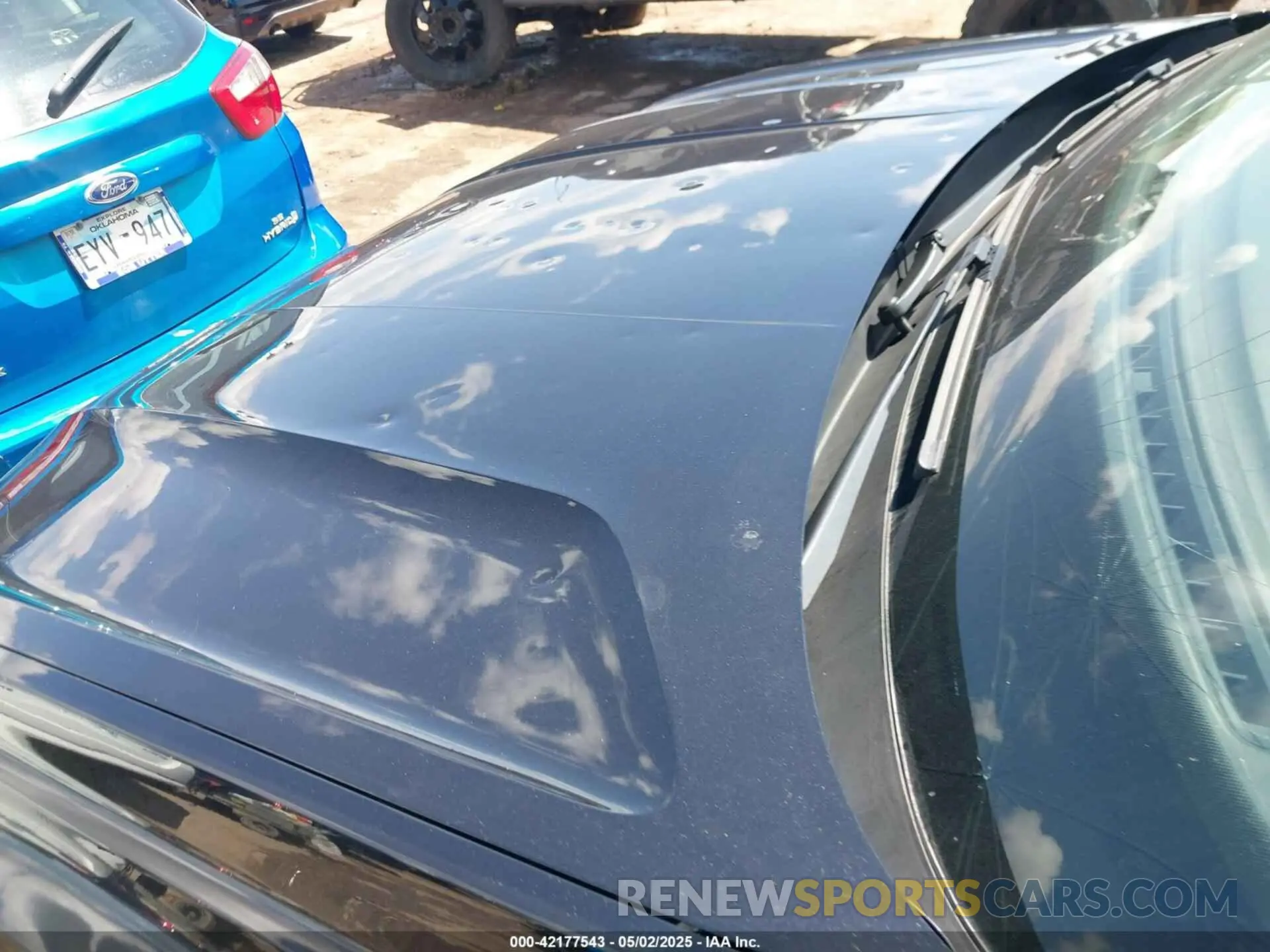 6 Photograph of a damaged car 1V2WR2CA2KC612202 VOLKSWAGEN ATLAS 2019