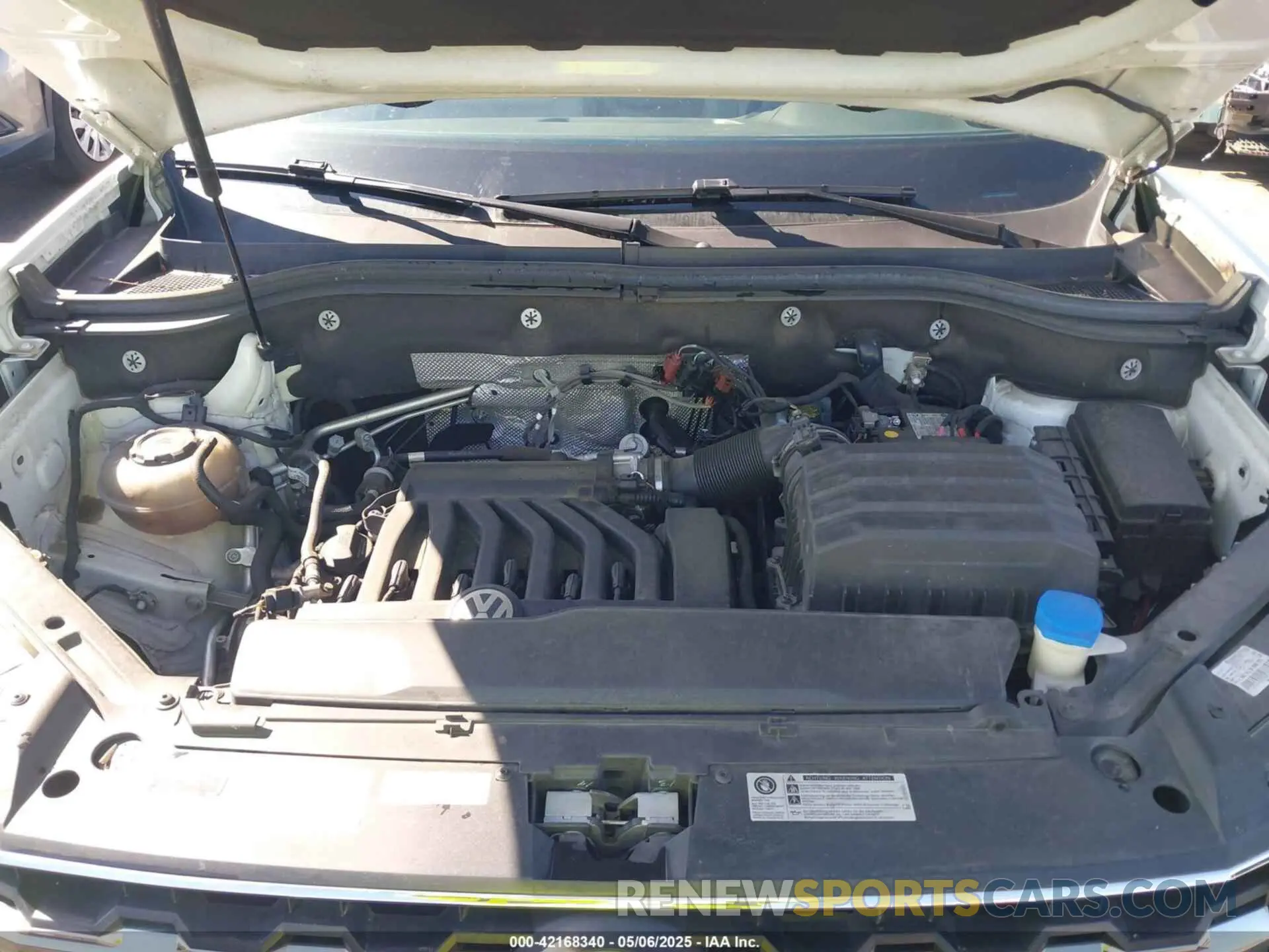 10 Photograph of a damaged car 1V2WR2CA3KC503490 VOLKSWAGEN ATLAS 2019
