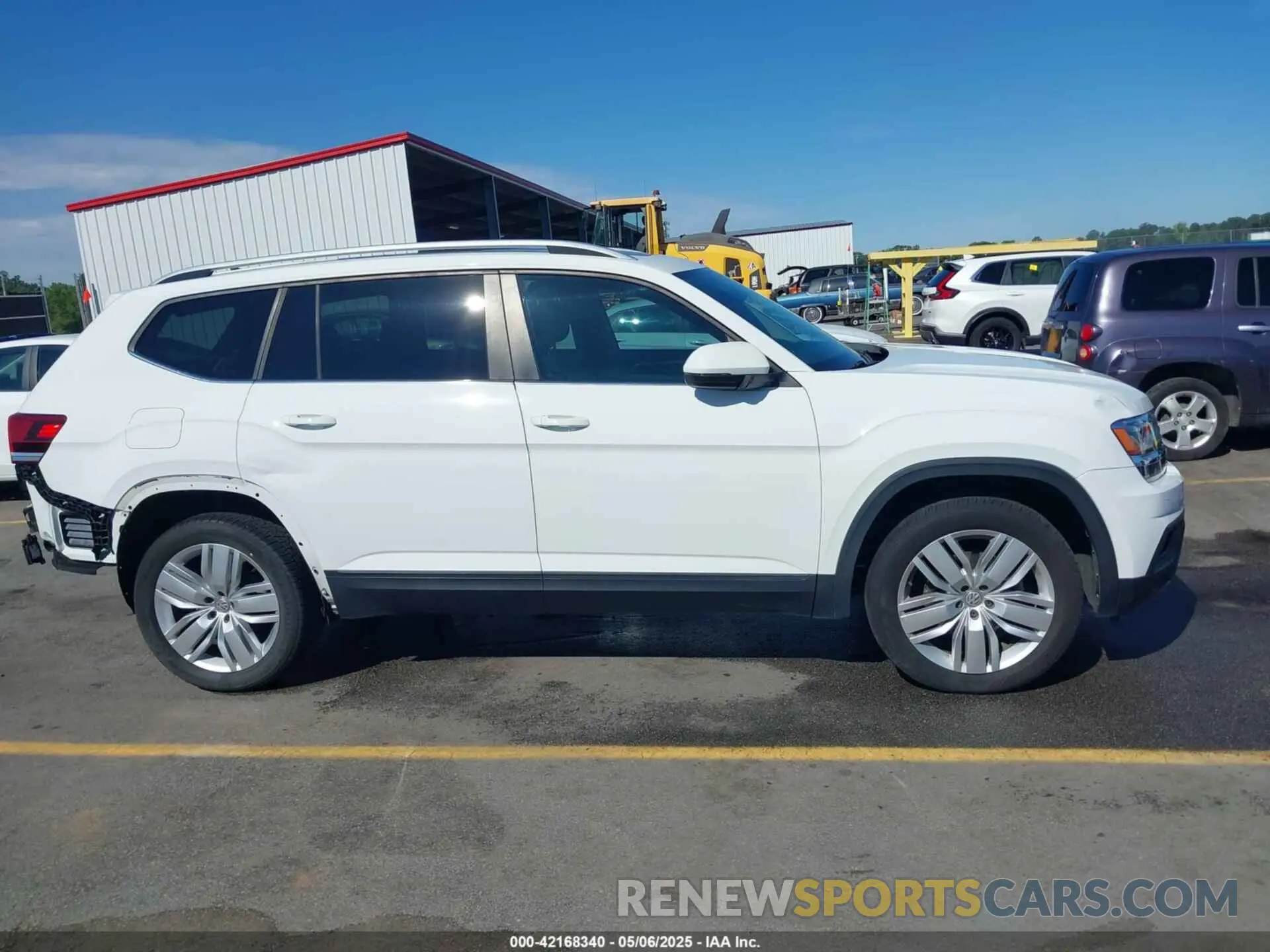 14 Photograph of a damaged car 1V2WR2CA3KC503490 VOLKSWAGEN ATLAS 2019