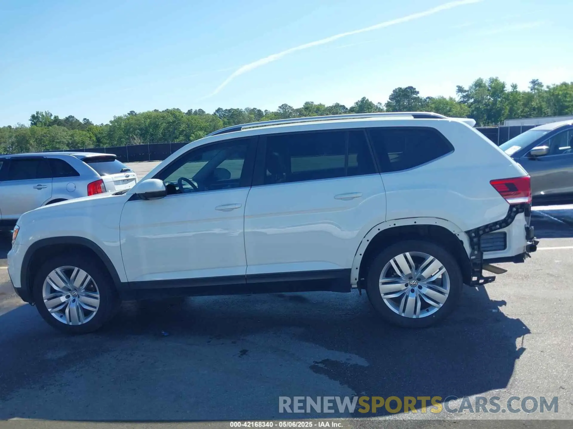 15 Photograph of a damaged car 1V2WR2CA3KC503490 VOLKSWAGEN ATLAS 2019