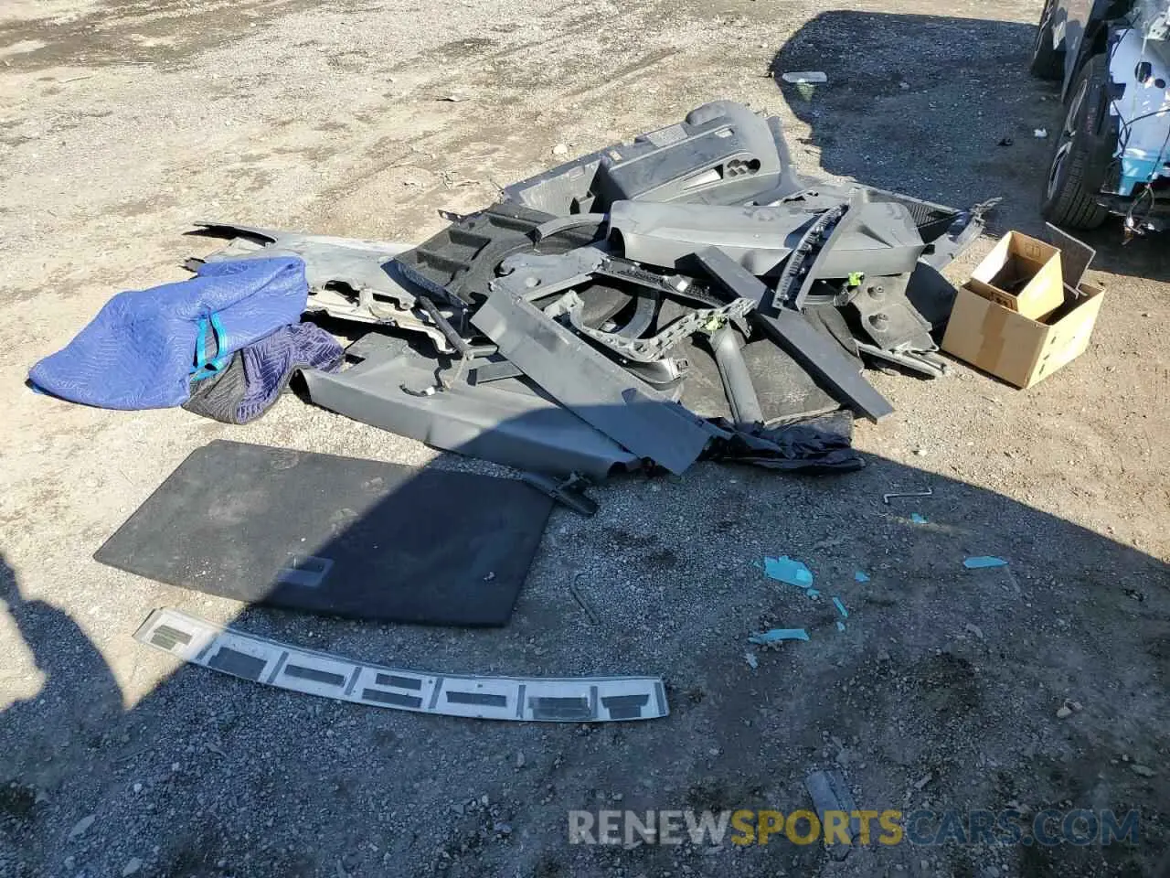 13 Photograph of a damaged car 1V2WR2CA3KC576231 VOLKSWAGEN ATLAS 2019