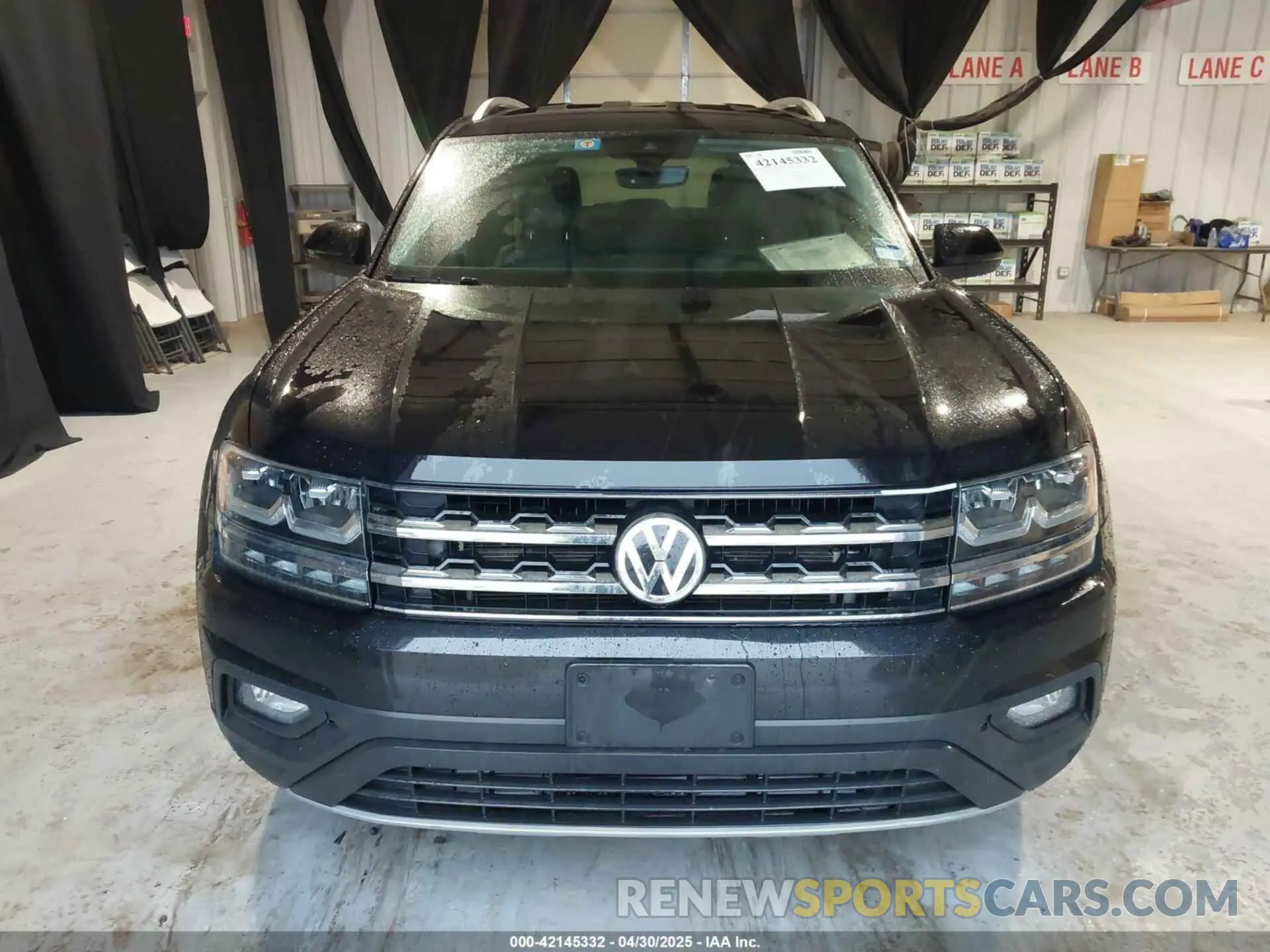 11 Photograph of a damaged car 1V2WR2CA3KC603377 VOLKSWAGEN ATLAS 2019
