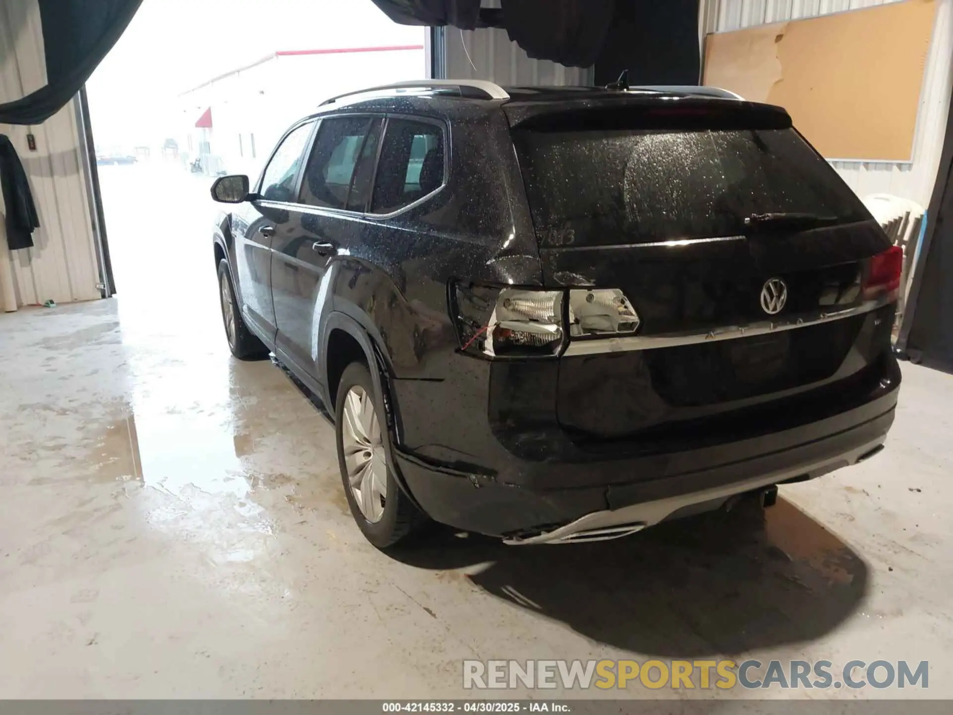 3 Photograph of a damaged car 1V2WR2CA3KC603377 VOLKSWAGEN ATLAS 2019