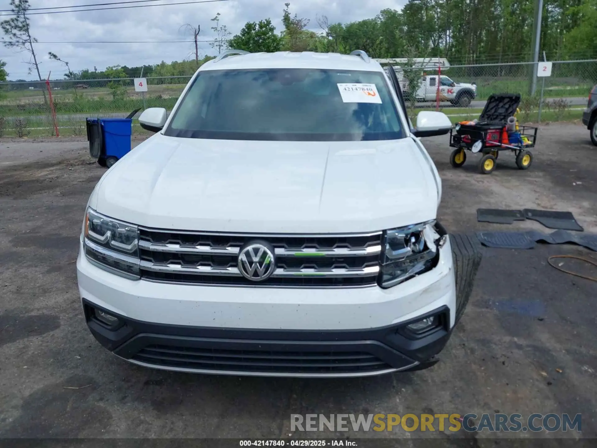 12 Photograph of a damaged car 1V2WR2CA4KC509962 VOLKSWAGEN ATLAS 2019