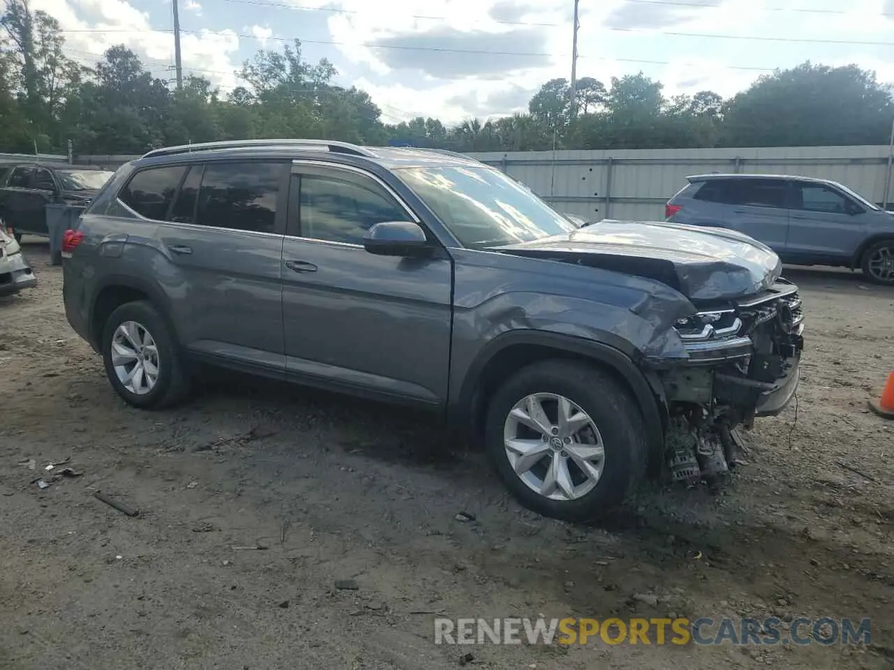 4 Photograph of a damaged car 1V2WR2CA4KC531413 VOLKSWAGEN ATLAS 2019
