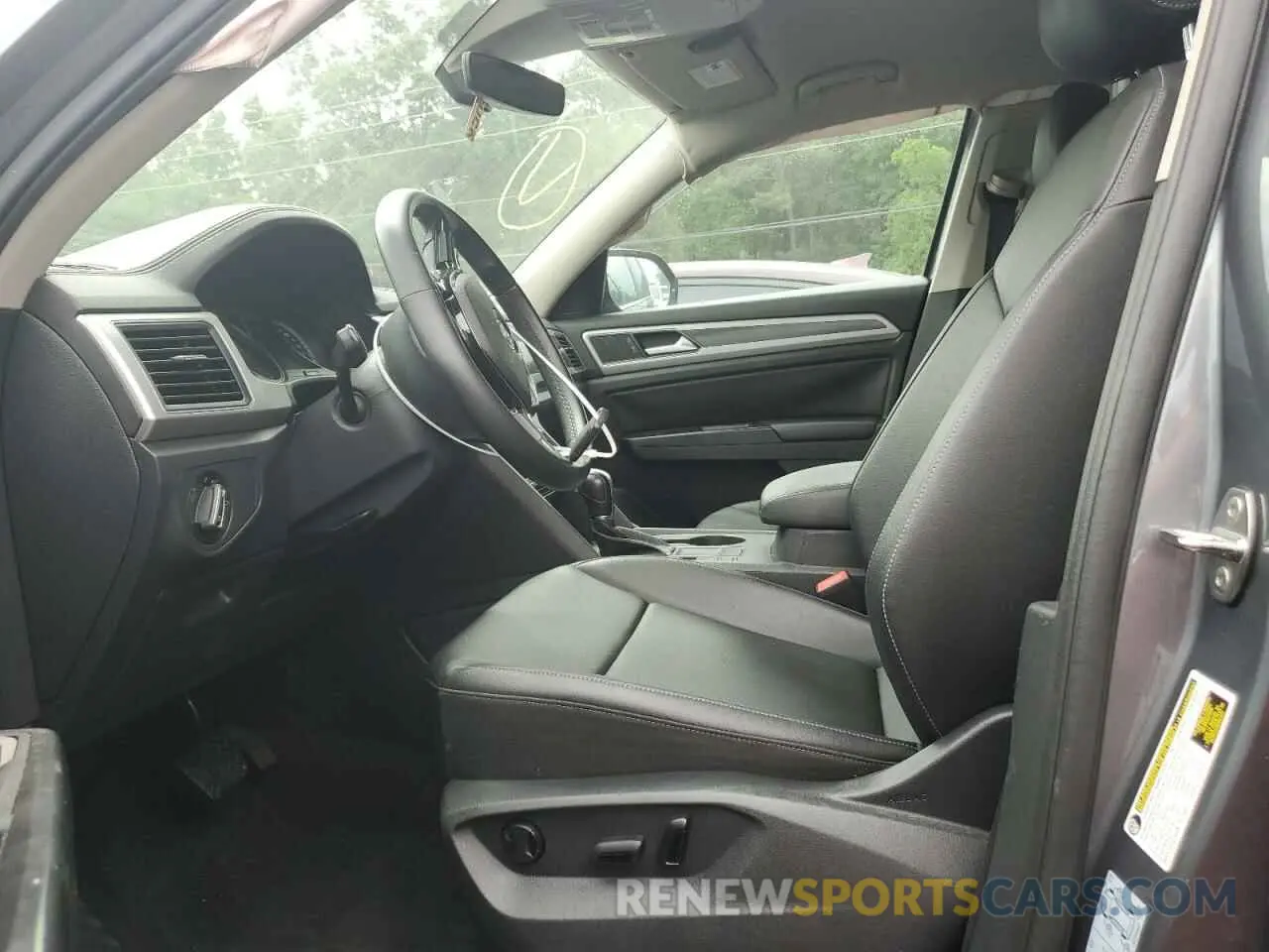 7 Photograph of a damaged car 1V2WR2CA4KC531413 VOLKSWAGEN ATLAS 2019
