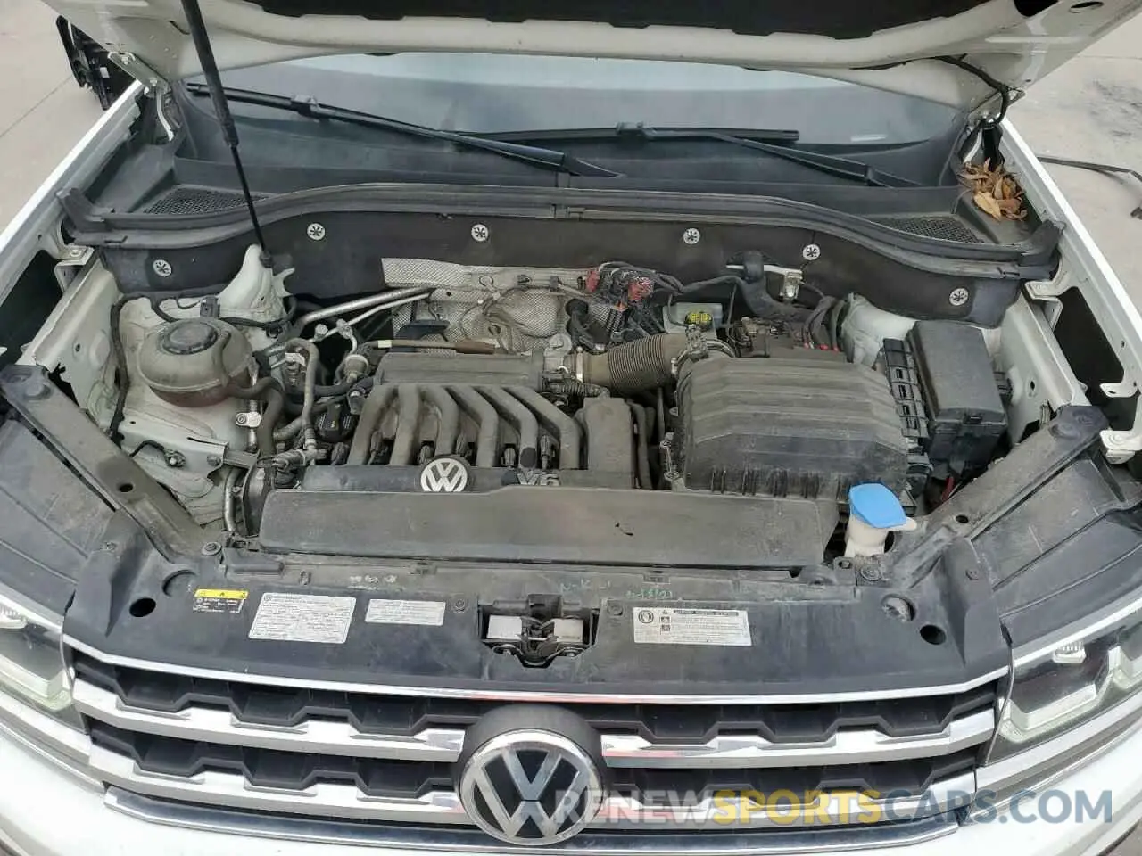 12 Photograph of a damaged car 1V2WR2CA4KC534215 VOLKSWAGEN ATLAS 2019