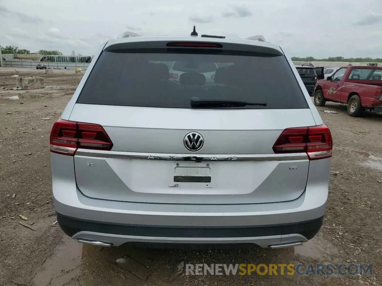 6 Photograph of a damaged car 1V2WR2CA4KC558367 VOLKSWAGEN ATLAS 2019