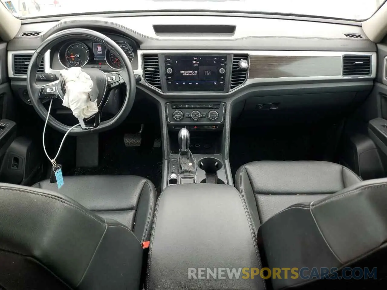 8 Photograph of a damaged car 1V2WR2CA4KC558367 VOLKSWAGEN ATLAS 2019