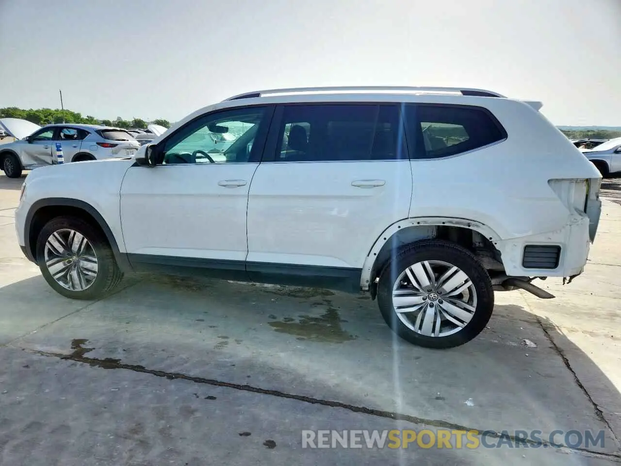 2 Photograph of a damaged car 1V2WR2CA4KC609477 VOLKSWAGEN ATLAS 2019