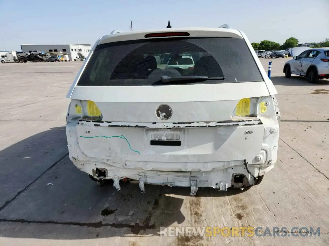 6 Photograph of a damaged car 1V2WR2CA4KC609477 VOLKSWAGEN ATLAS 2019