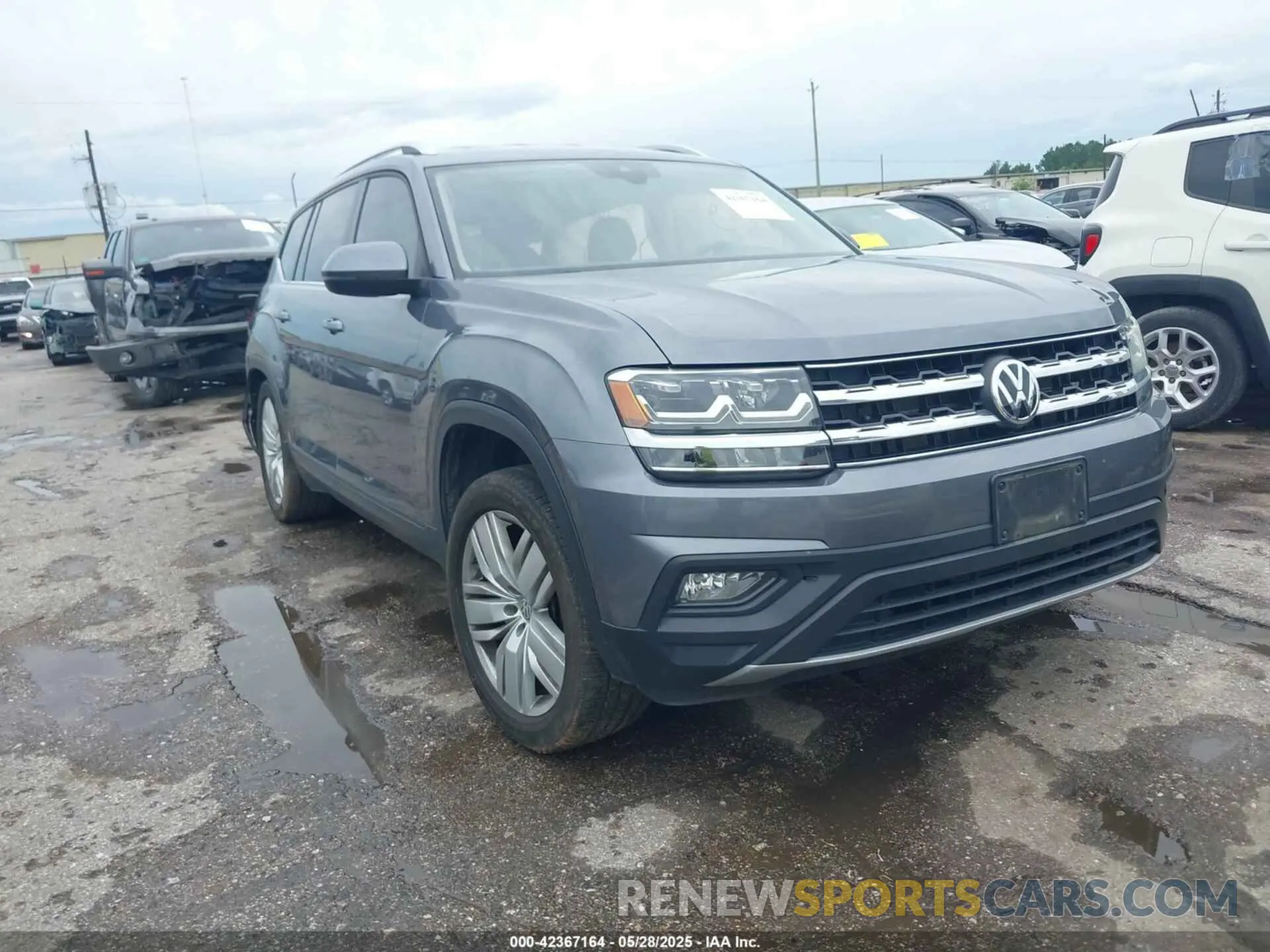 1 Photograph of a damaged car 1V2WR2CA5KC514748 VOLKSWAGEN ATLAS 2019